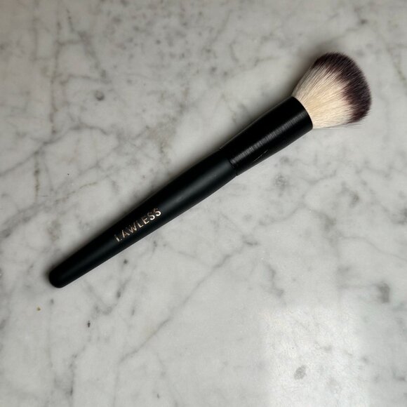 LAWLESS Foundation Brush | NEW PRODUCT - Picture 2 of 3